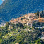 Èze: le village perché le plus époustouflant qui domine la Méditerranée !
