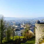 Les coteaux de la Vallée de la Marne situent le cadre viticole associé à Château-Thierry, sans désigner de domaine particulier.