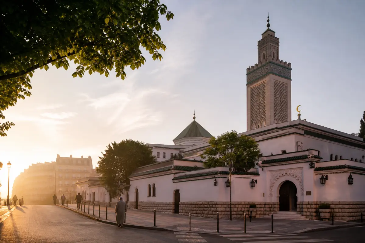 Horaires de prière à Paris : choisir la mosquée visée et la date permet de retrouver la fiche pertinente avant une visite.